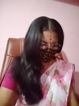 Snapshot of tamil_peenqueen chatting on 07/15/26, 04:18 tamil peenqueen online show from 07/15/26, 04:18