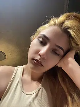 amandablonde49 online show from 07/12/26, 09:39