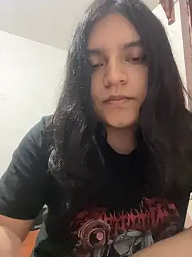 Snapshot of petitelatino chatting on 07/17/26, 05:36 petitelatino online show from 07/17/26, 05:36