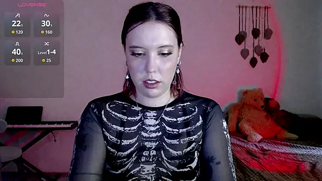 ember lune online show from 07/14/26, 08:30