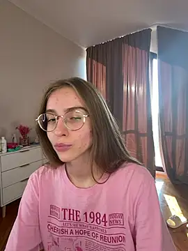 IsabellaStarglow online show from 07/15/26, 03:50