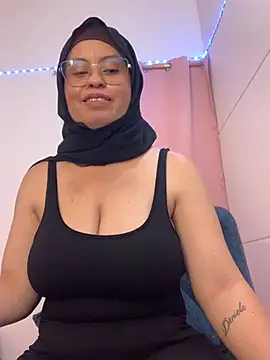 Amira-sult online show from 07/19/26, 11:08