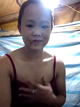 Snapshot of Hanhphuc_x chatting on 07/04/26, 09:43 Hanhphuc x online show from 07/04/26, 09:43