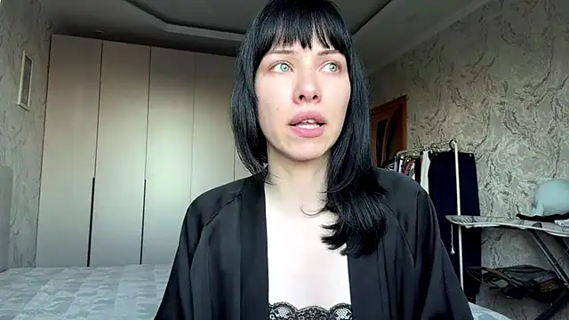 DomenicaLowe online show from 07/07/26, 03:27