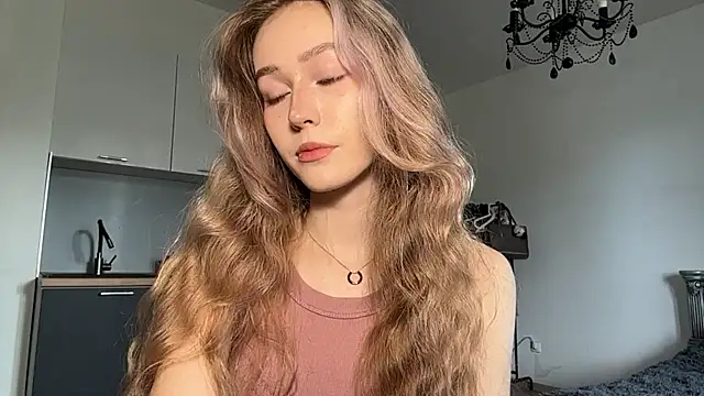 ShyandSkinnyAlice online show from 07/22/26, 12:41
