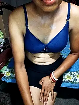 Snapshot of Hot_Urvashi_ chatting on 07/19/26, 07:28 Hot Urvashi online show from 07/19/26, 07:28