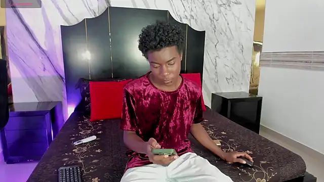 Snapshot of _noah04 chatting on 07/15/26, 04:18 noah04 online show from 07/15/26, 04:18