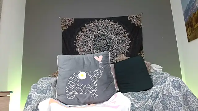 katiasupreme1 online show from 11/17/25, 06:14