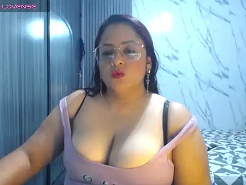 PaholaBigtits online show from 07/28/26, 05:56