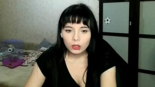 Snapshot of moresunshine chatting on 07/15/26, 07:19 moresunshine online show from 07/15/26, 07:19