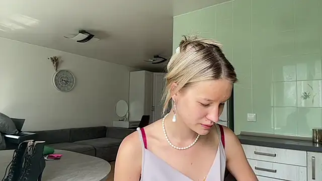 CryBaabyy online show from 07/13/26, 09:23