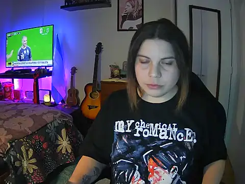 Snapshot of Allis_Wonderland chatting on 07/16/26, 03:34 Allis Wonderland online show from 07/16/26, 03:34