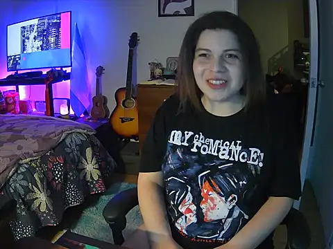 Snapshot of Allis_Wonderland chatting on 07/17/26, 03:02 Allis Wonderland online show from 07/17/26, 03:02