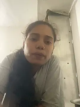 Diamond-girl143 online show from 07/10/26, 02:41