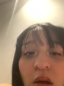 Snapshot of ruemi_rose chatting on 07/13/26, 04:26 ruemi rose online show from 07/13/26, 04:26