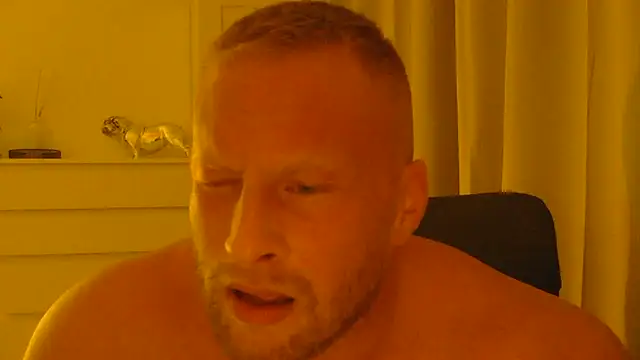 Snapshot of FitMarci chatting on 07/27/26, 10:06 FitMarci online show from 07/27/26, 10:06