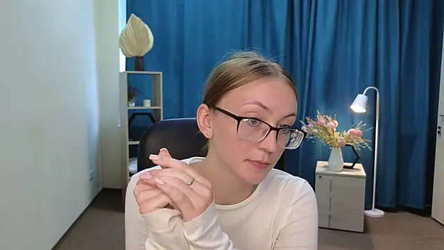 AlonaGolembeski online show from 07/13/26, 05:43