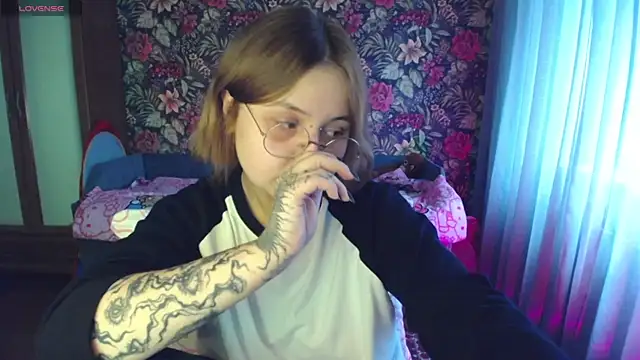 brandylamrane online show from 07/11/26, 05:54