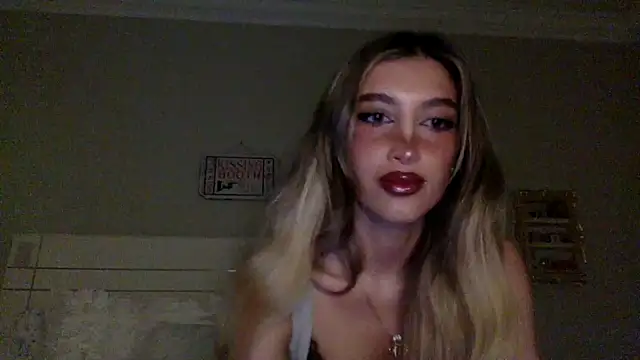 Snapshot of Dioxoxo chatting on 07/23/26, 01:58 Dioxoxo online show from 07/23/26, 01:58