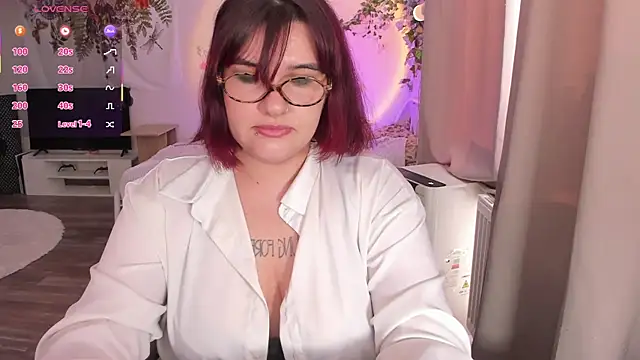Snapshot of TinaColad chatting on 07/15/26, 04:56 TinaColad online show from 07/15/26, 04:56
