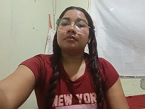 Snapshot of Stella_rouge chatting on 07/16/26, 02:06 Stella rouge online show from 07/16/26, 02:06