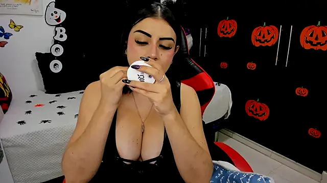 Snapshot of lucy007_ chatting on 10/31/25, 02:23 lucy007 online show from 10/31/25, 02:23