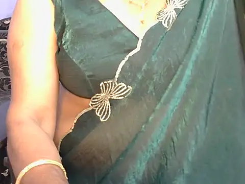 Snapshot of mallu_maya_dev chatting on 07/15/26, 01:05 mallu maya dev online show from 07/15/26, 01:05