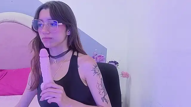 Snapshot of Marinette_Lux chatting on 07/29/26, 07:56 Marinette Lux online show from 07/29/26, 07:56