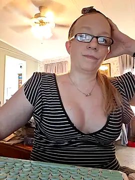 Snapshot of XxMs_StarzxX chatting on 01/31/25, 04:48 XxMs StarzxX online show from 01/31/25, 04:48