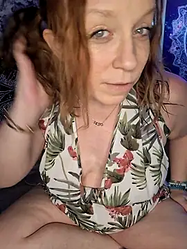 Snapshot of XxMs_StarzxX chatting on 10/10/25, 12:09 XxMs StarzxX online show from 10/10/25, 12:09