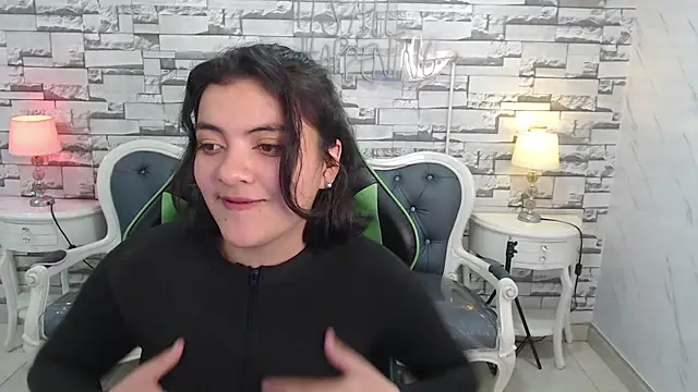 Snapshot of amalia_a chatting on 07/28/26, 01:32 amalia a online show from 07/28/26, 01:32