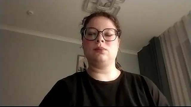 Snapshot of MulaVixen chatting on 07/19/26, 07:17 MulaVixen online show from 07/19/26, 07:17