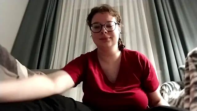 Snapshot of MulaVixen chatting on 07/20/26, 06:43 MulaVixen online show from 07/20/26, 06:43