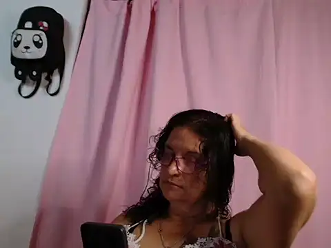 Snapshot of consentidamummy09 chatting on 07/30/26, 12:53 consentidamummy09 online show from 07/30/26, 12:53