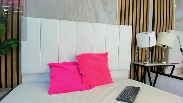Amelie 12 online show from 07/20/26, 03:10