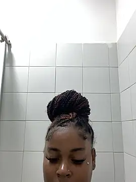 miaccollinss online show from 07/17/26, 04:19