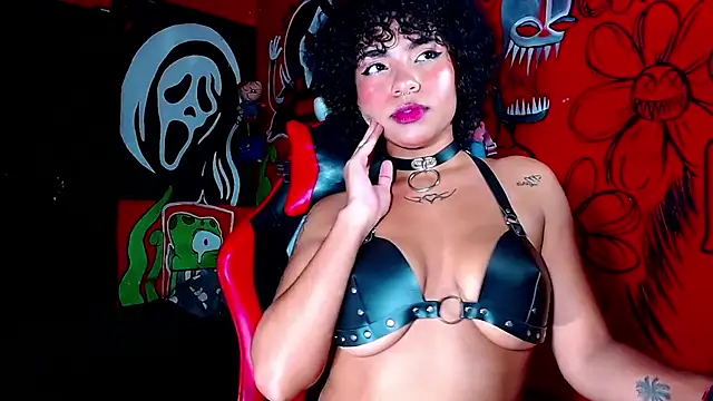 Trixiehotx online show from 07/28/26, 04:39