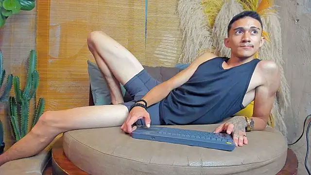 Snapshot of DemondSalvatore chatting on 07/19/26, 07:28 DemondSalvatore online show from 07/19/26, 07:28