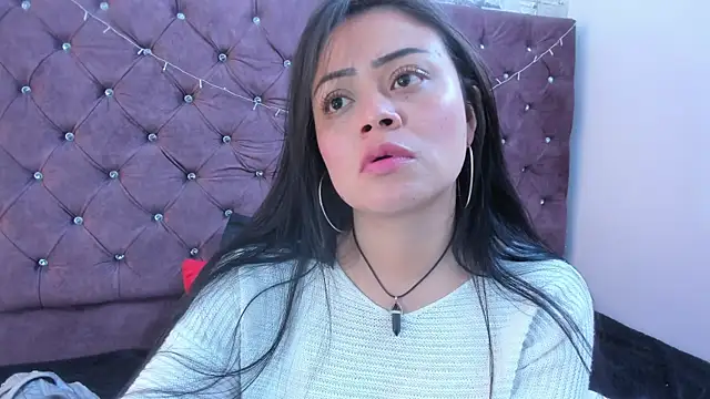 gabriela grace online show from 10/28/25, 02:53