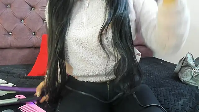 gabriela grace online show from 11/06/25, 02:51