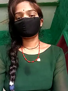 Snapshot of geeta_panday chatting on 07/21/26, 04:26 geeta panday online show from 07/21/26, 04:26