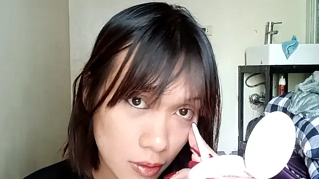 TuyetMartiniz online show from 07/23/26, 03:37