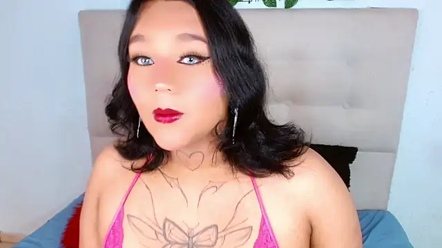 Snapshot of SalomeMiranda chatting on 07/22/26, 02:47 SalomeMiranda online show from 07/22/26, 02:47