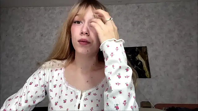 AriaFlyFerrari online show from 07/22/26, 07:00