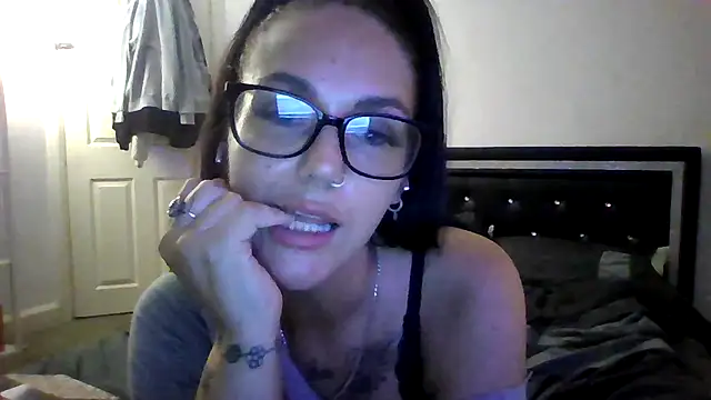 Pretty Kizzi online show from 07/27/26, 09:33