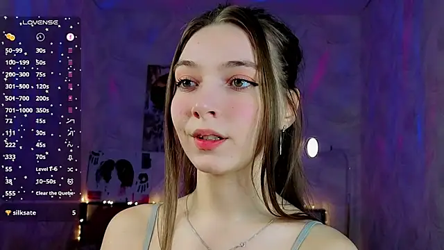 Snapshot of Aura_Lune_ chatting on 07/25/26, 04:04 Aura Lune online show from 07/25/26, 04:04