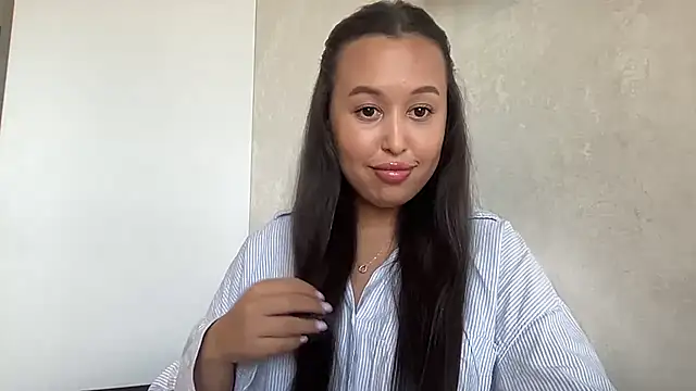 Dana 0005 online show from 07/27/26, 04:14