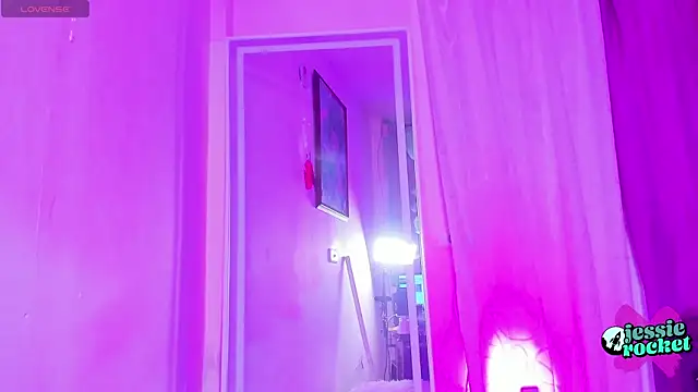 jessierocketx online show from 10/24/25, 07:43