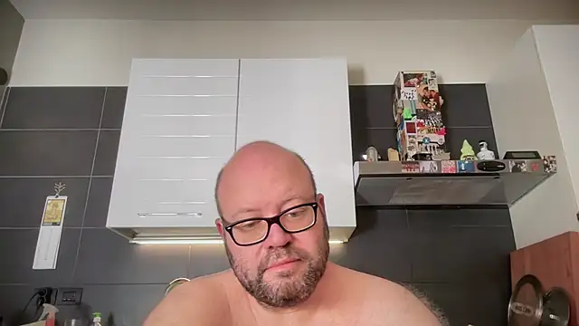 theitalianbear online show from 06/10/26, 06:34