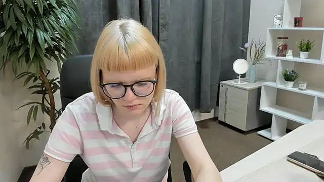 Snapshot of VanitaHymas chatting on 07/29/26, 09:51 VanitaHymas online show from 07/29/26, 09:51